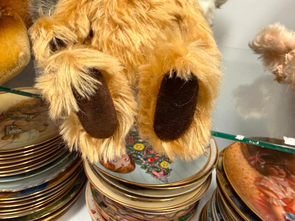 COLLECTIBLE STUFFED ANIMALS INCLUDING 1960'S STEIFF MOHAIR DACHSHUND, STEIFF HUSKY PUPPET, AND MORE - 7