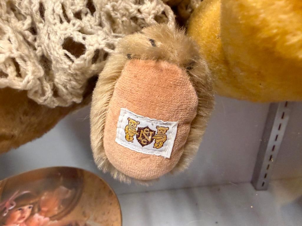 THREE COLLECTIBLE STUFFED TEDDY BEARS INCLUDING PETER BULL BULLY BEAR AND HOUSE OF NISBET BEAR - 4