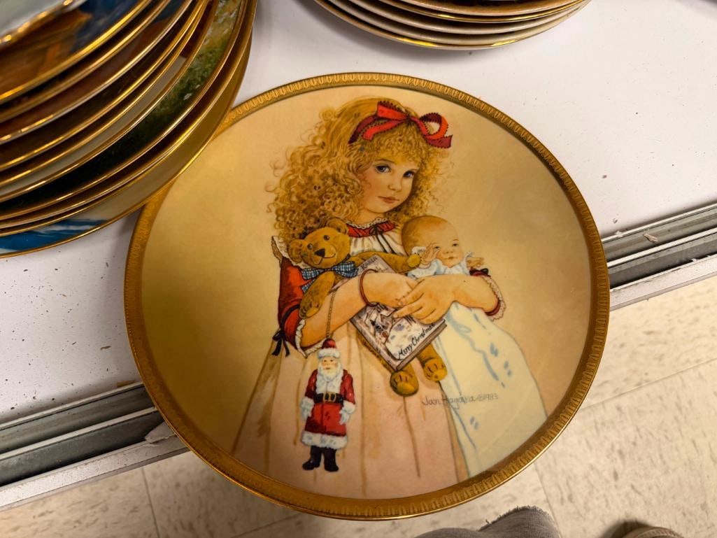ASSORTED COLLECTOR PLATES BY VARIOUS MAKERS INCLUDING RECO, HOUSE OF GLOBAL ART, AND MORE - 3