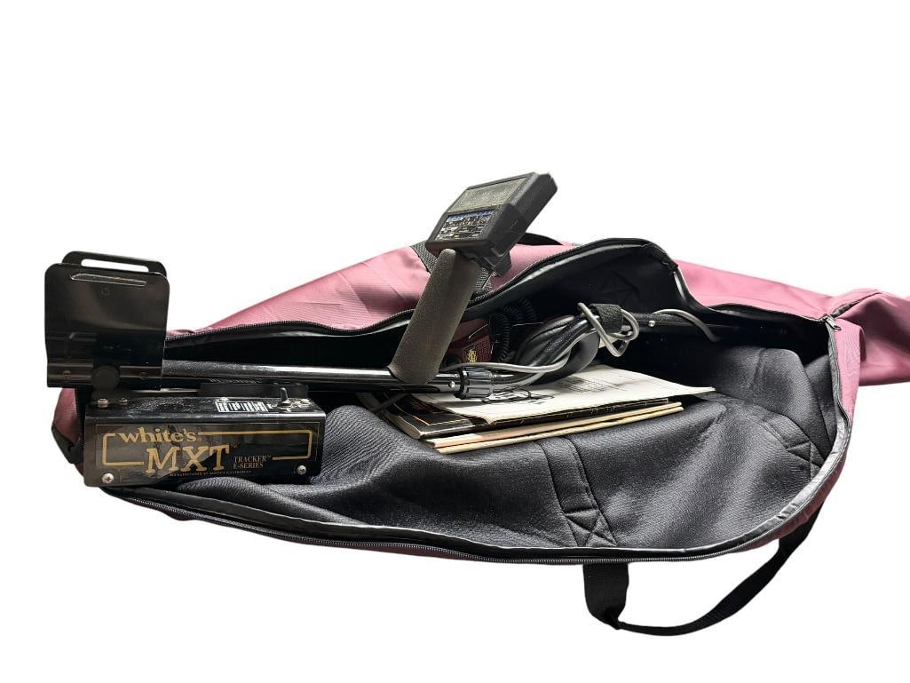 WHITE'S MXT TRACKER E-SERIES METAL DETECTOR: WITH ORIGINAL CARRYING CASE, MANUALS, AND TREASURE HUNTING MAGAZINES, INCLUDES BATTERY PACK, AND TWO COILS AS WELL, TESTED +