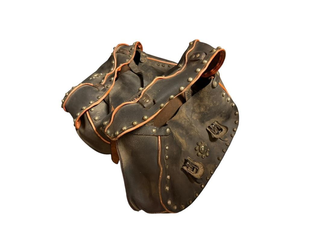 PAIR OF VINTAGE BUCO HARLEY-DAVIDSON STYLE LEATHER SADDLE BAGS (1 of 7)