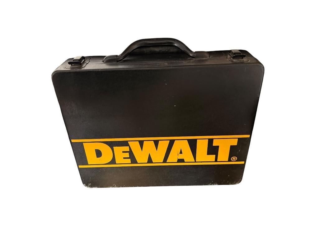 DEWALT DW944 VERSA CLUTCH 3/8" VSR CORDLESS DRILL SET - 2