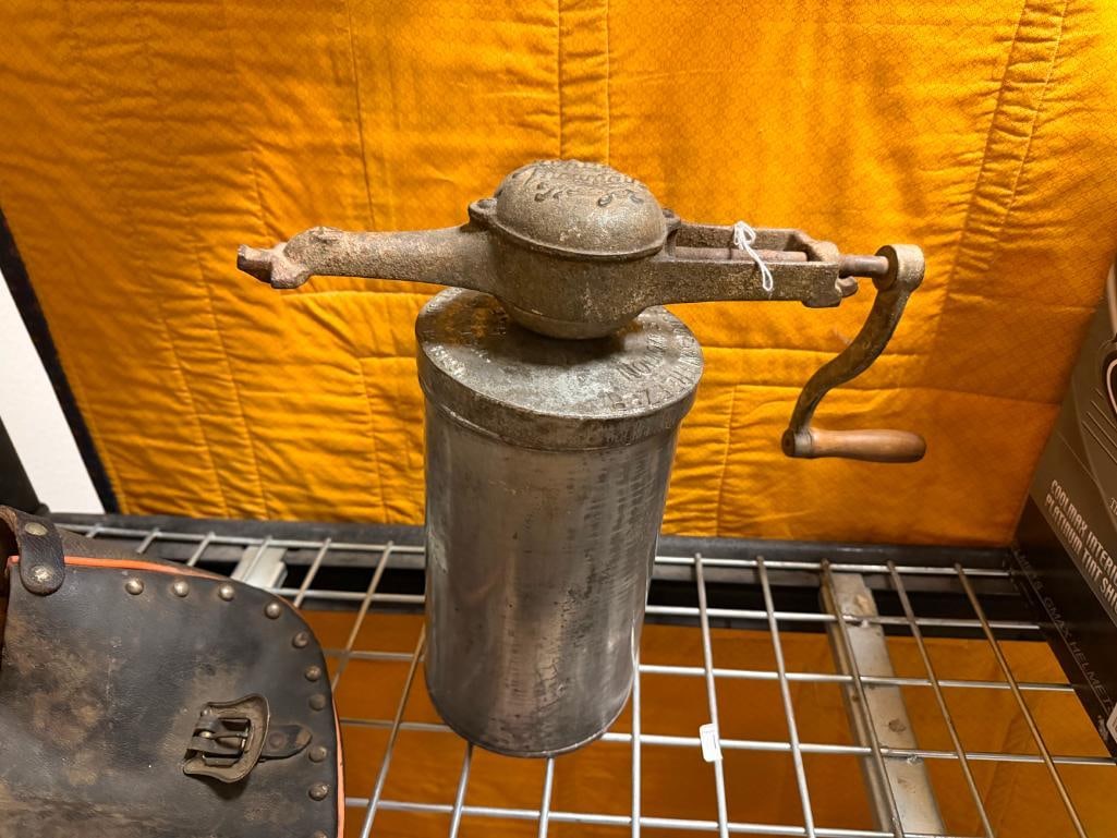 ANTIQUE WHITE MOUNTAIN FREEZER TRIPLE ACTION HAND CRANK ICE CREAM MAKER - 2