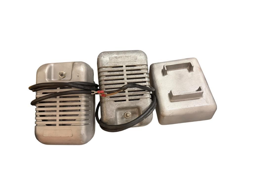 TWO VINTAGE DRIVE-IN MOVIE THEATRES SPEAKERS INCLUDING CABLES AND ADDITIONAL STEEL CASE (1 of 7)