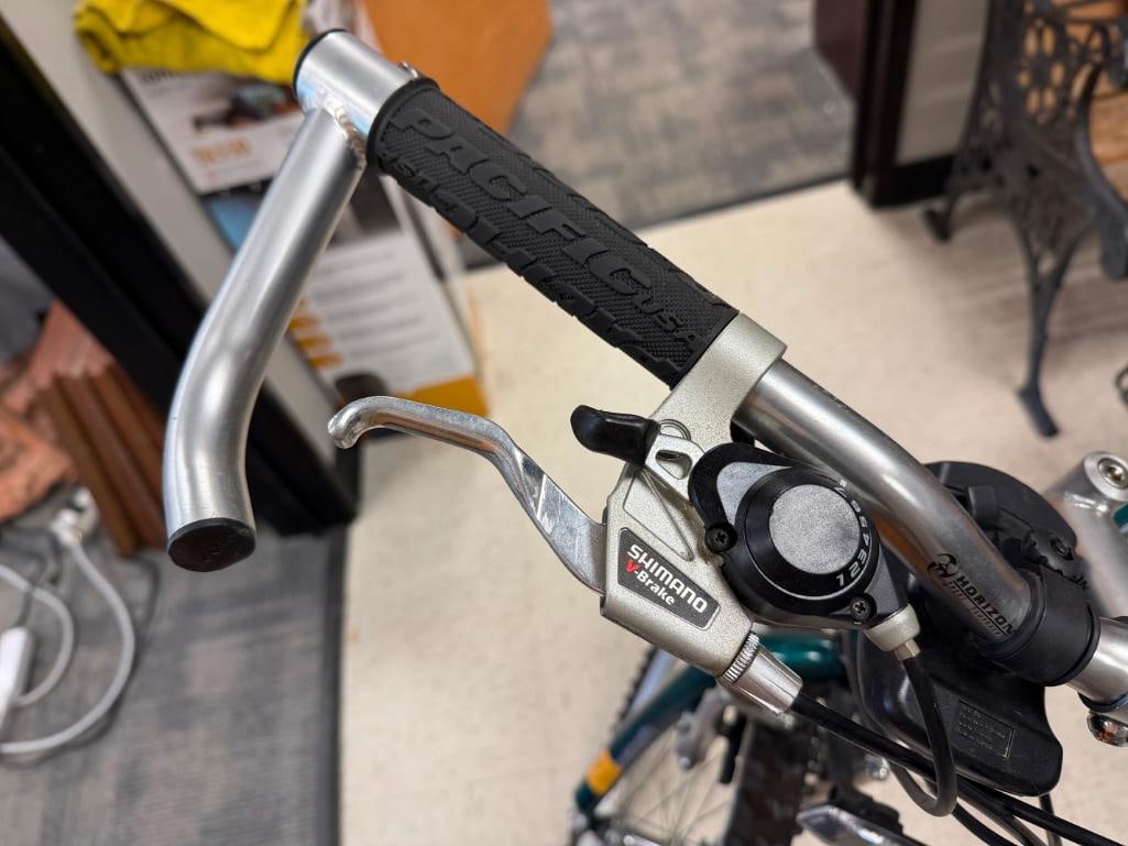 QUASAR PACIFIC MOUNTAIN BICYCLE WITH SHIMANO V-BRAKES - 8