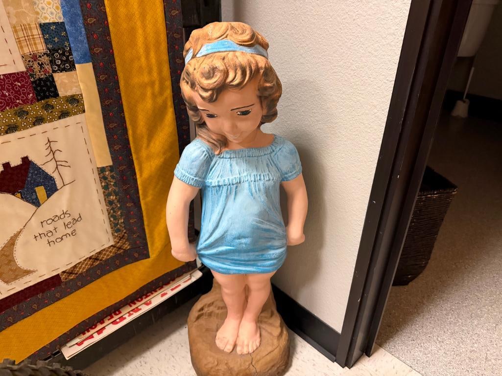 VINTAGE YOUNG GIRL IN BLUE BONNET PAINTED CEMENT YARD ART SCULPTURE - 2