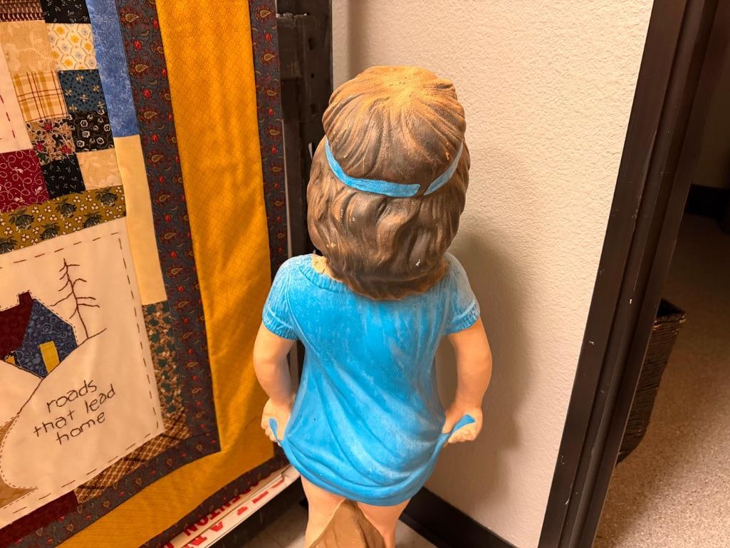 VINTAGE YOUNG GIRL IN BLUE BONNET PAINTED CEMENT YARD ART SCULPTURE - 8