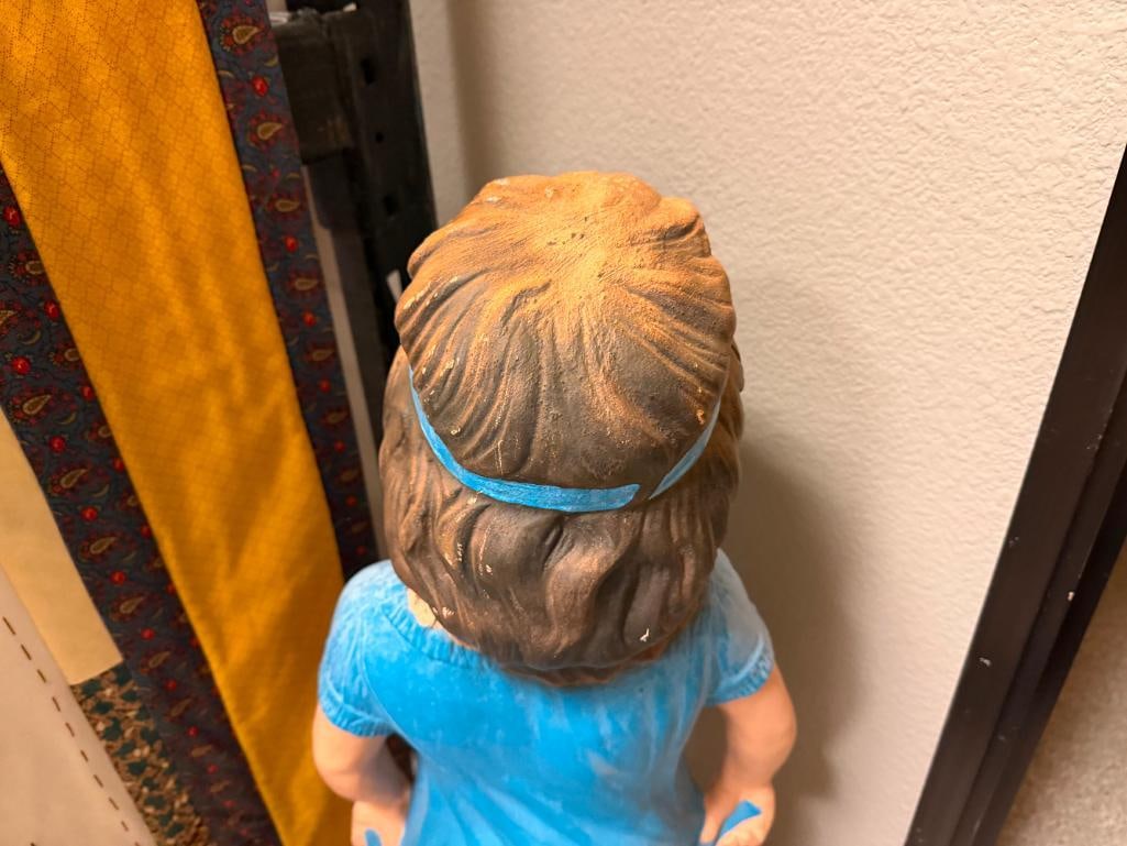 VINTAGE YOUNG GIRL IN BLUE BONNET PAINTED CEMENT YARD ART SCULPTURE - 9