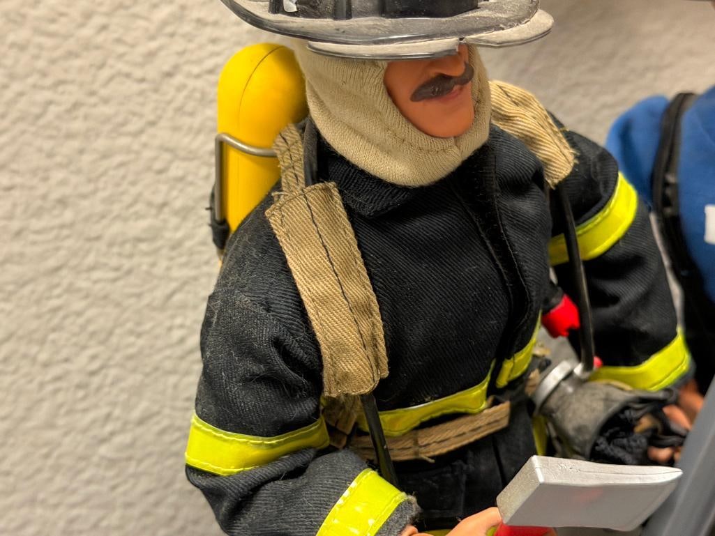 FDNY FIREFIGHTERS 9/11 TRIBUTE FIGURES AND 1992 G.I. JOE HASBRO HALL OF FAME DRESS MARINE GUNG HO - 3