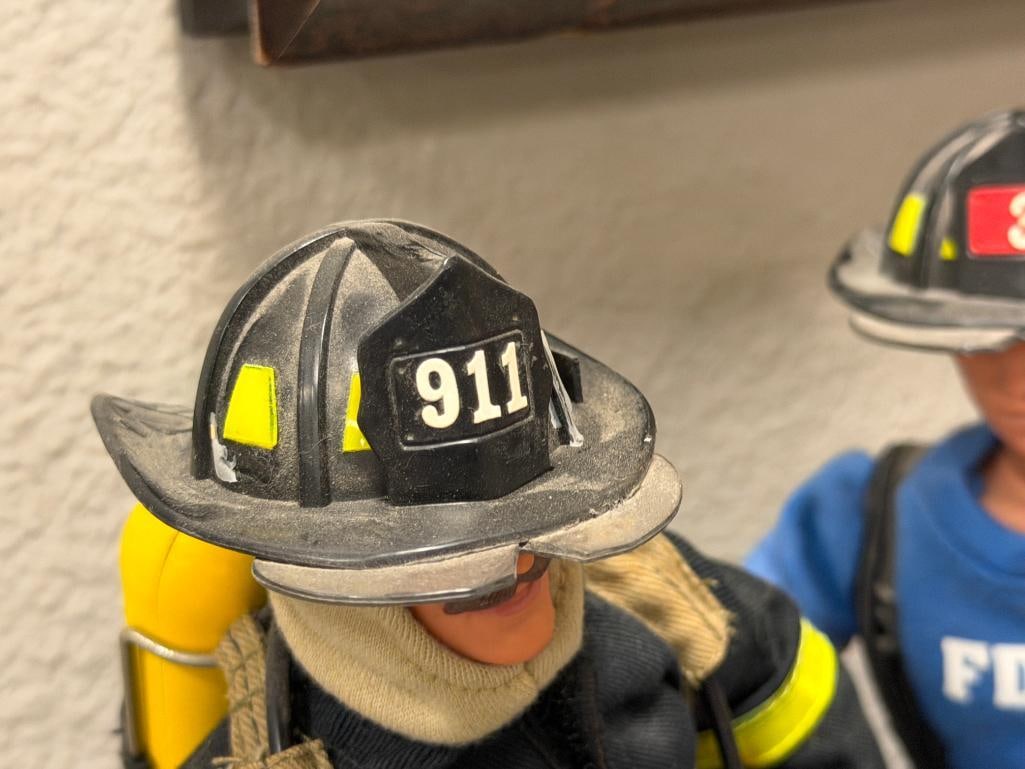 FDNY FIREFIGHTERS 9/11 TRIBUTE FIGURES AND 1992 G.I. JOE HASBRO HALL OF FAME DRESS MARINE GUNG HO - 4