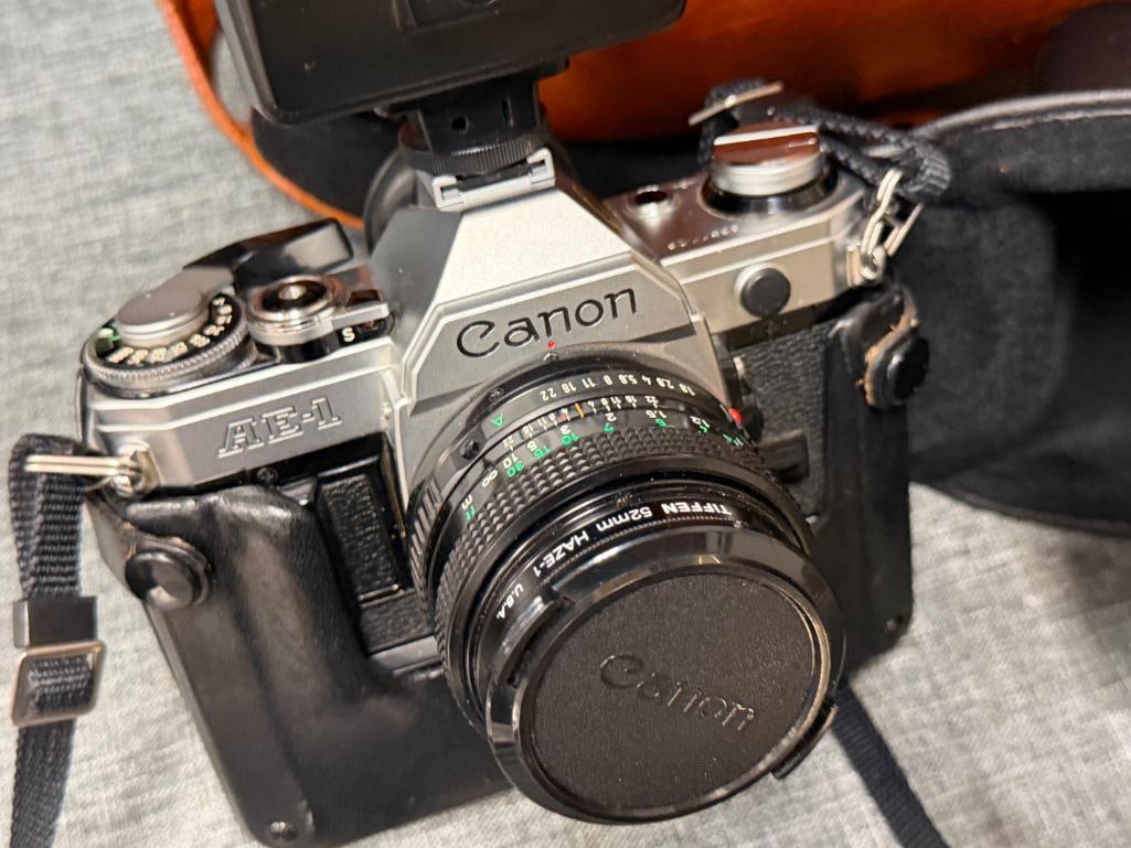 VINTAGE CANON AE-1 ICONIC 3MM SLR FILM CAMERA WITH MANY ACCESSORIES LENSES, CAMERA BAG, MANUALS - 3