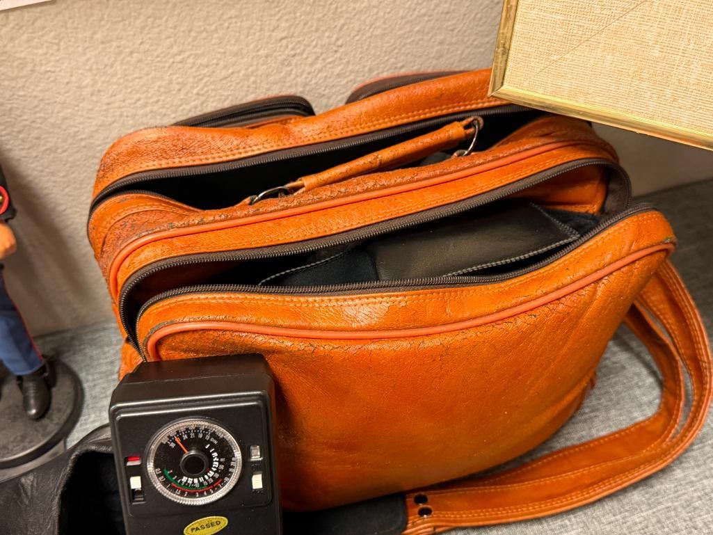 VINTAGE CANON AE-1 ICONIC 3MM SLR FILM CAMERA WITH MANY ACCESSORIES LENSES, CAMERA BAG, MANUALS - 7