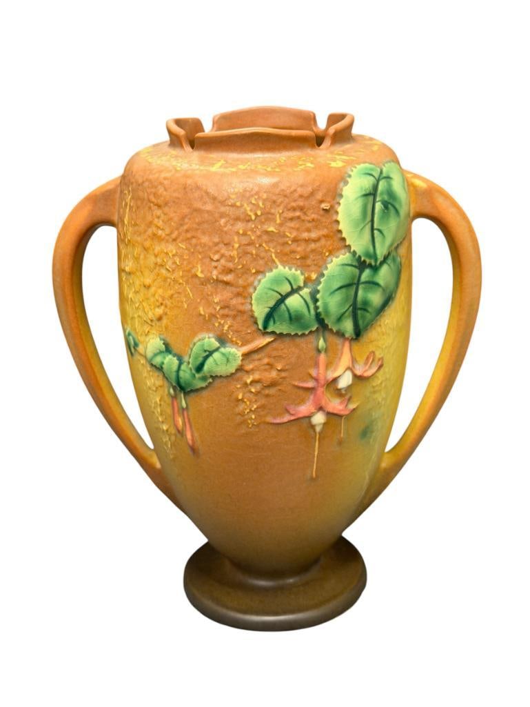 CIRCA 1930'S - 1940'S ROSEVILLE POTTERY FUCHSIA VASE NO. 897-8 (1 of 7)