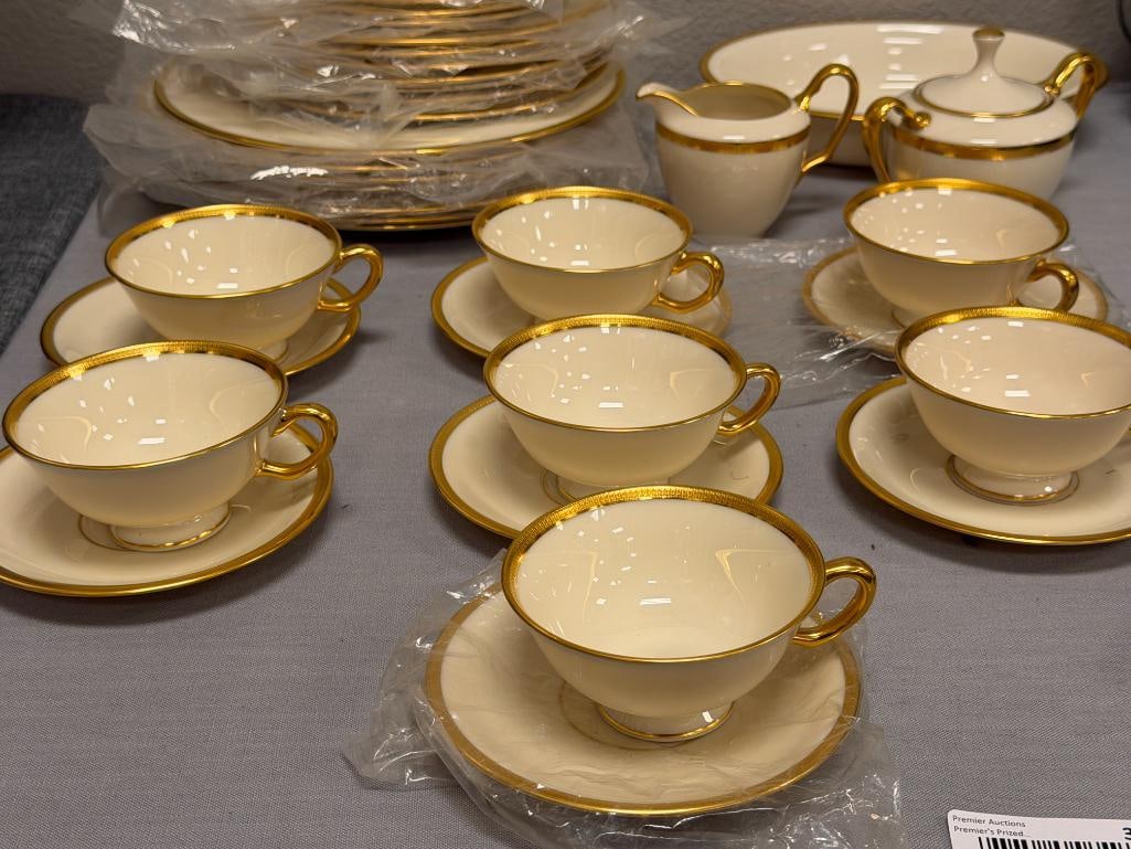 LENOX TUXEDO IVORY AND GOLD CHINA SET NO. J-33 COMPLETE FIVE PIECE SETTING FOR 7 WITH SERVING PIE... - 2