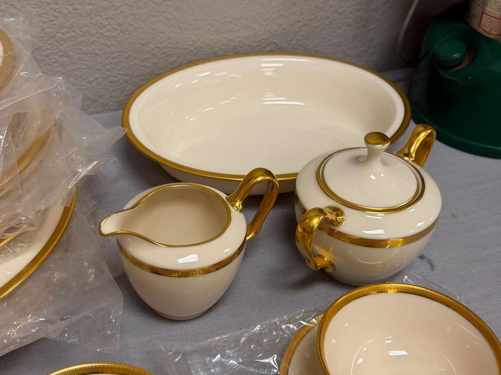 LENOX TUXEDO IVORY AND GOLD CHINA SET NO. J-33 COMPLETE FIVE PIECE SETTING FOR 7 WITH SERVING PIE... - 5