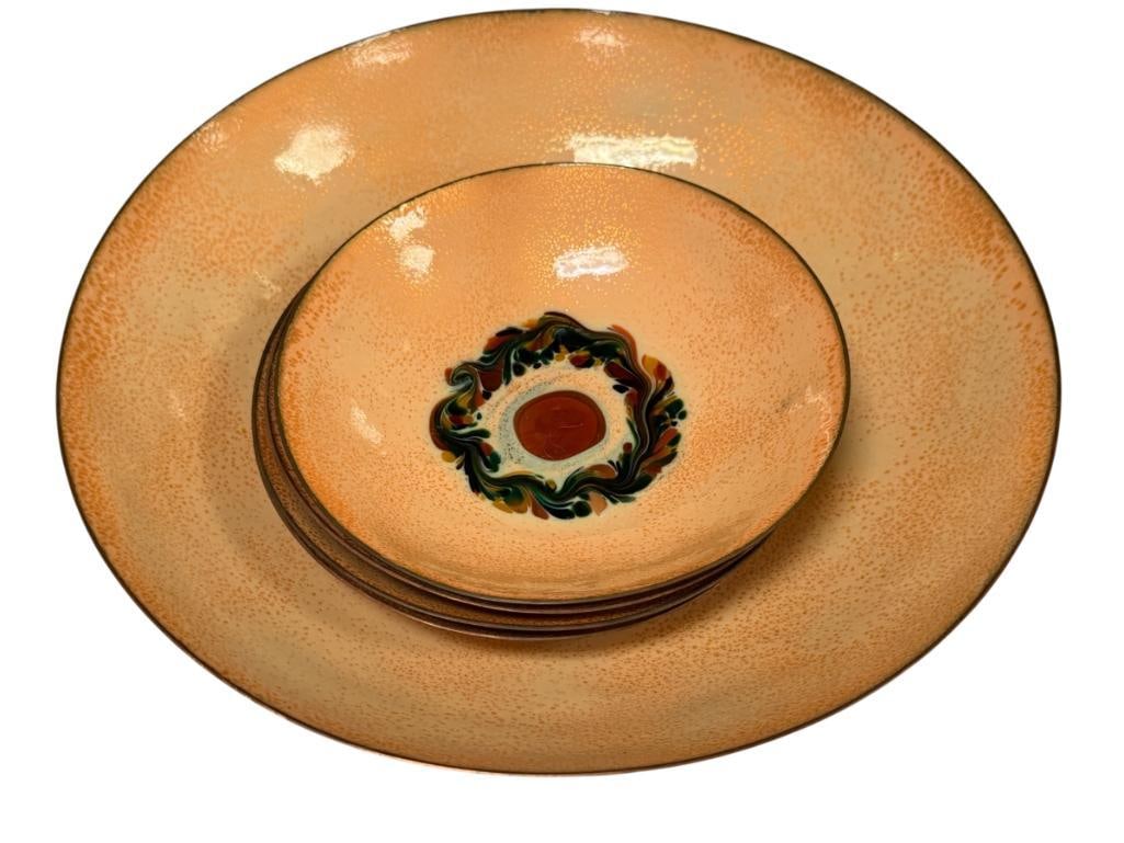 MID-CENTURY ENAMELED ON COPPER BOWL SERVING SET SIGNED BY THE ARTIST ROZ: SPECKLED ORANGE WITH CENTRAL WREATH DESIGN, FIVE PIECE SET, ALL PIECES ARE SIGNED 5 3/4" AND 10" BOWLS