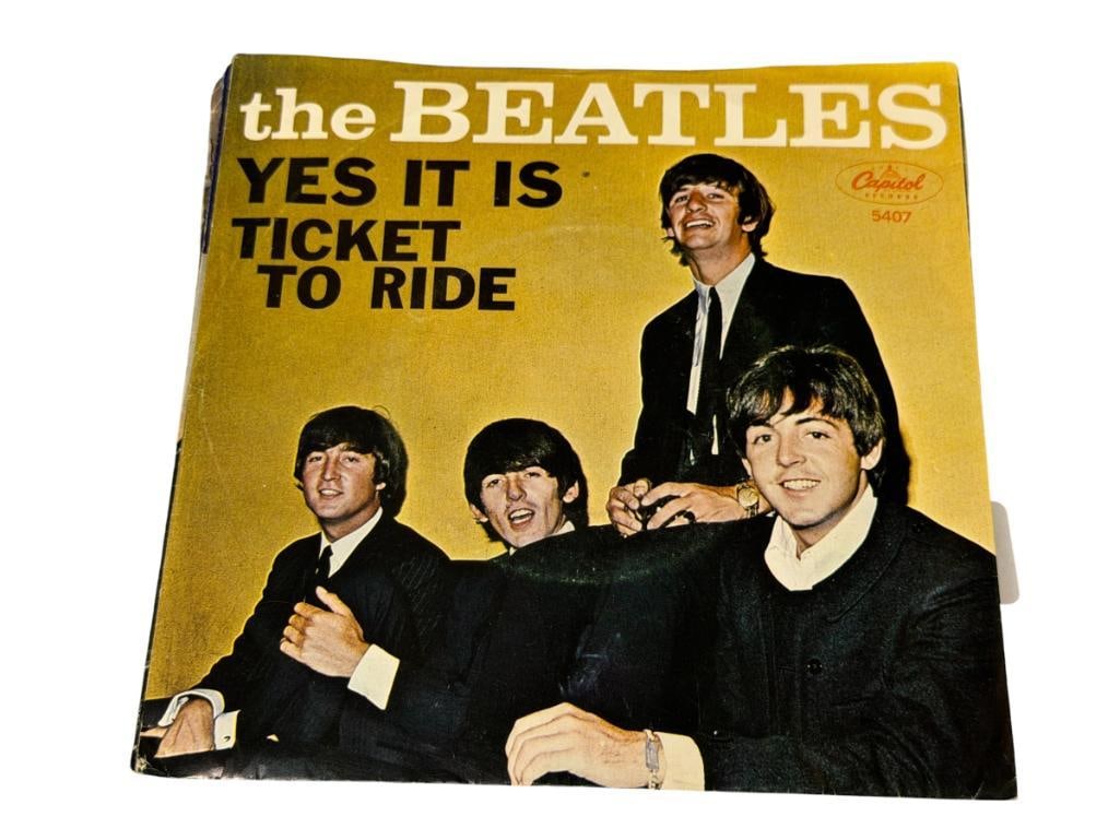 12 45 RPM VINYL ALBUMS THE BEATLES, THE BEACH BOYS, ROY ORBISON, FRANKIE AVALON, BOBBY VINTON (1 of 10)
