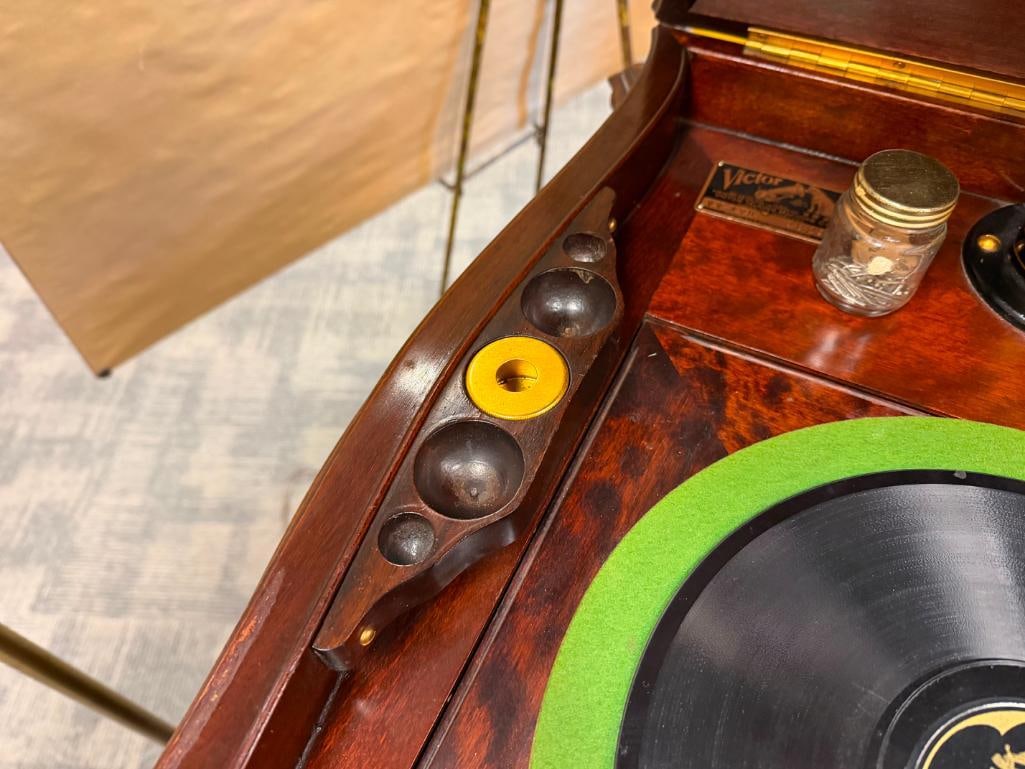 1916 - 1921 THE SEVENTEENTH VICTOR VICTROLA PHONOGRAPH VV-XVII NO. 18234 - 12