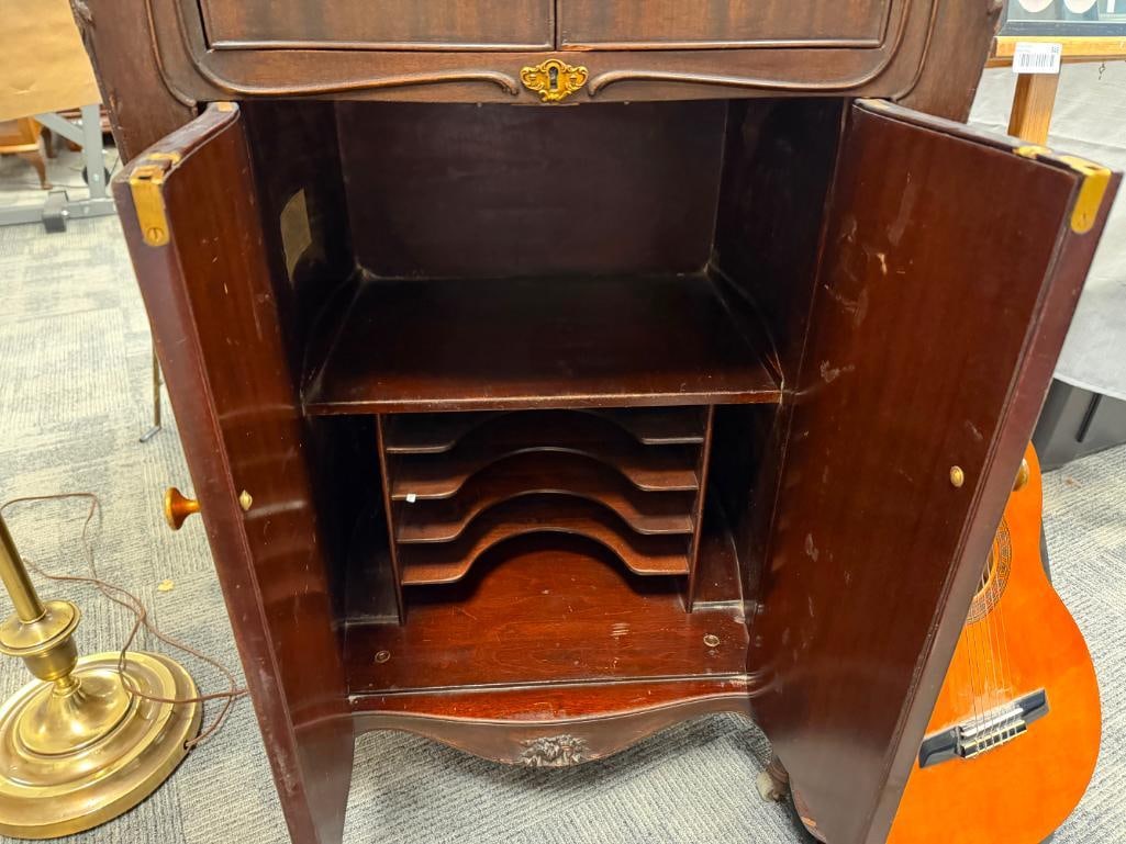 1916 - 1921 THE SEVENTEENTH VICTOR VICTROLA PHONOGRAPH VV-XVII NO. 18234 - 16