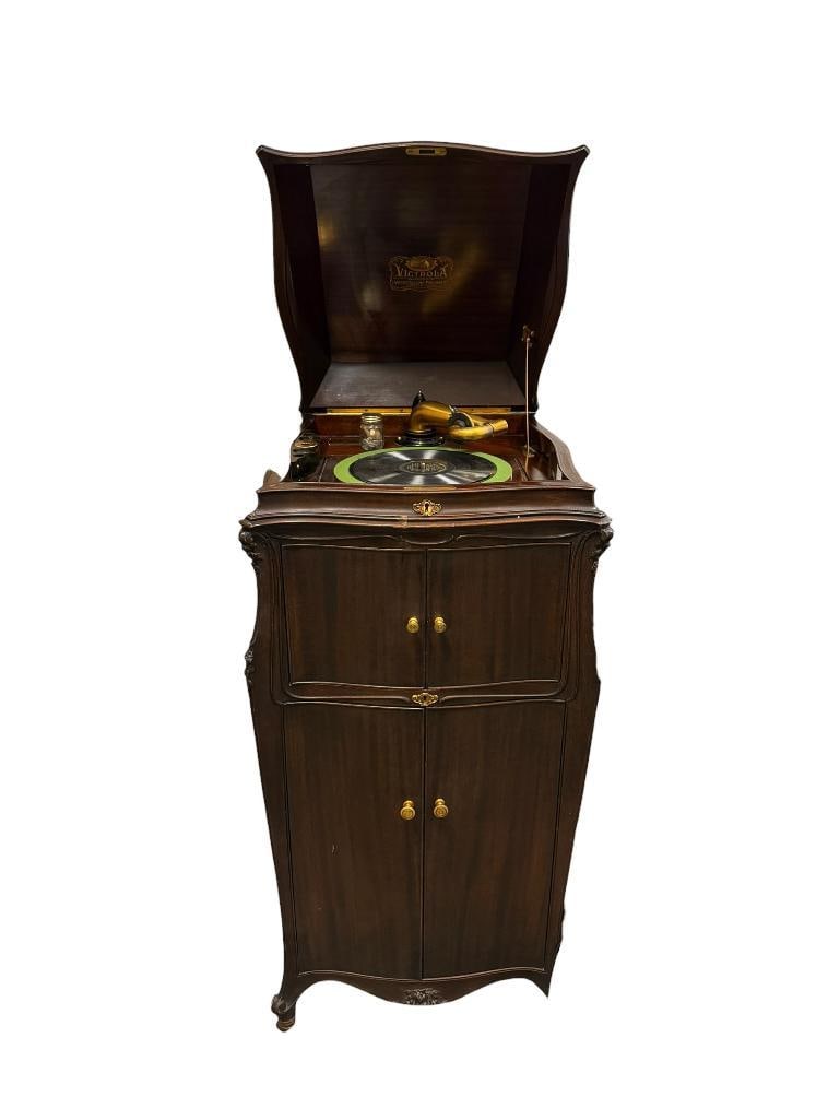 1916 - 1921 THE SEVENTEENTH VICTOR VICTROLA PHONOGRAPH VV-XVII NO. 18234 (1 of 18)