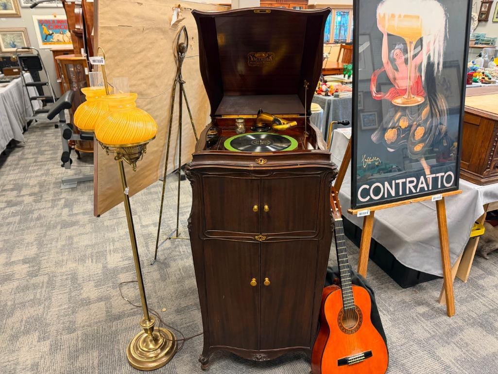 1916 - 1921 THE SEVENTEENTH VICTOR VICTROLA PHONOGRAPH VV-XVII NO. 18234 - 4