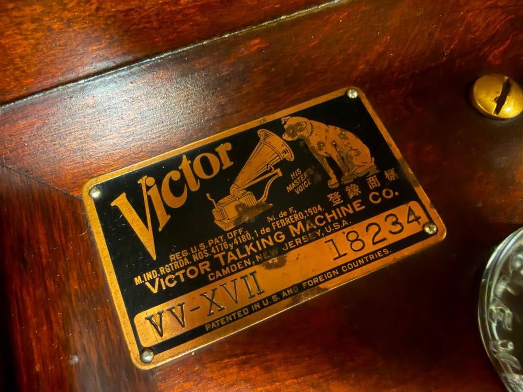1916 - 1921 THE SEVENTEENTH VICTOR VICTROLA PHONOGRAPH VV-XVII NO. 18234 - 6