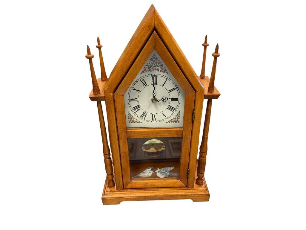VINTAGE HAND CRAFTED BATTERY OPERATED CATHEDRAL KITCHEN CLOCK (1 of 8)