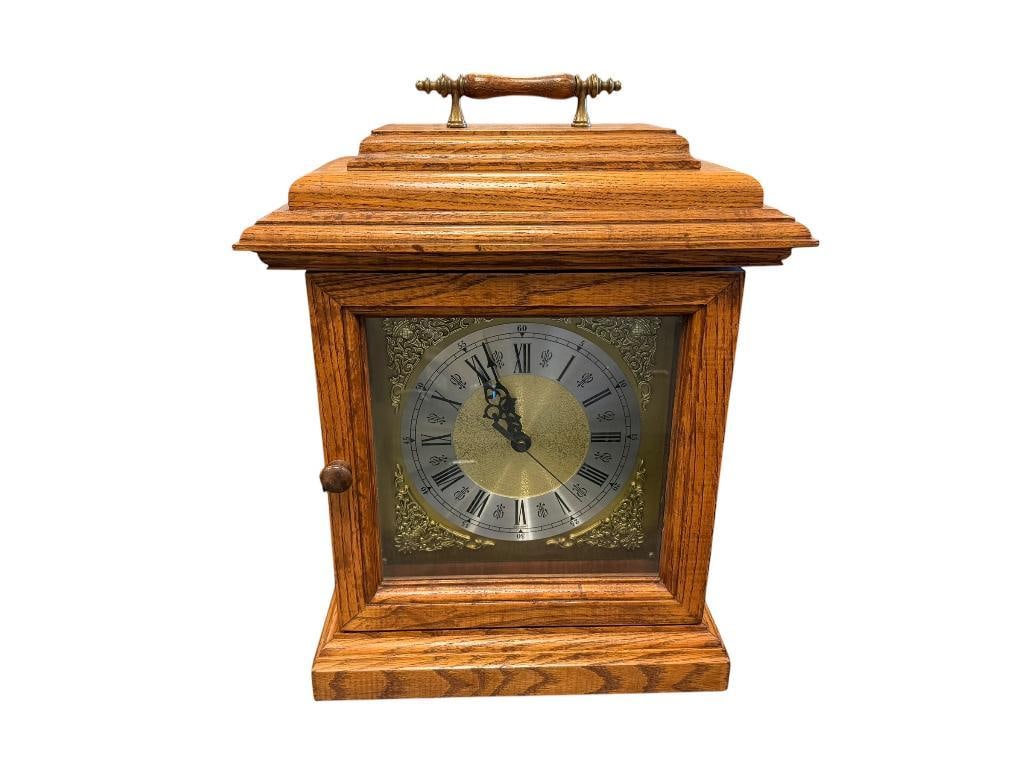 VINTAGE HAND CRAFTED SOLID OAK MANTLE CLOCK WITH SEIKO BATTERY OPERATED MOVEMENT (1 of 8)