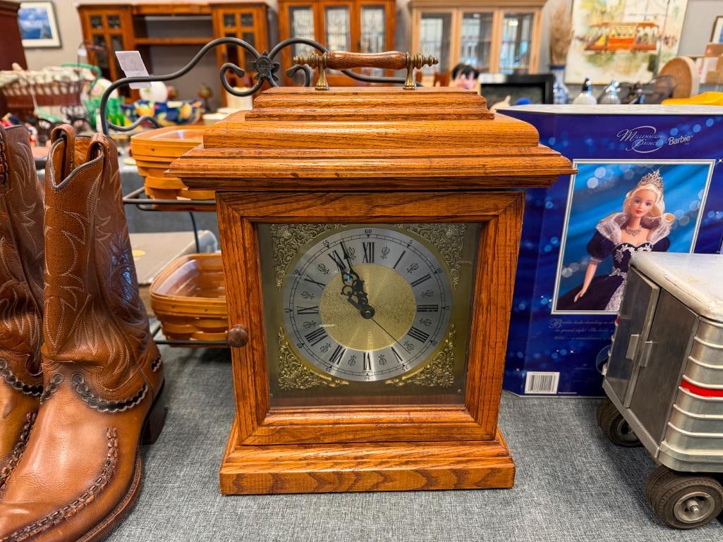 VINTAGE HAND CRAFTED SOLID OAK MANTLE CLOCK WITH SEIKO BATTERY OPERATED MOVEMENT - 2