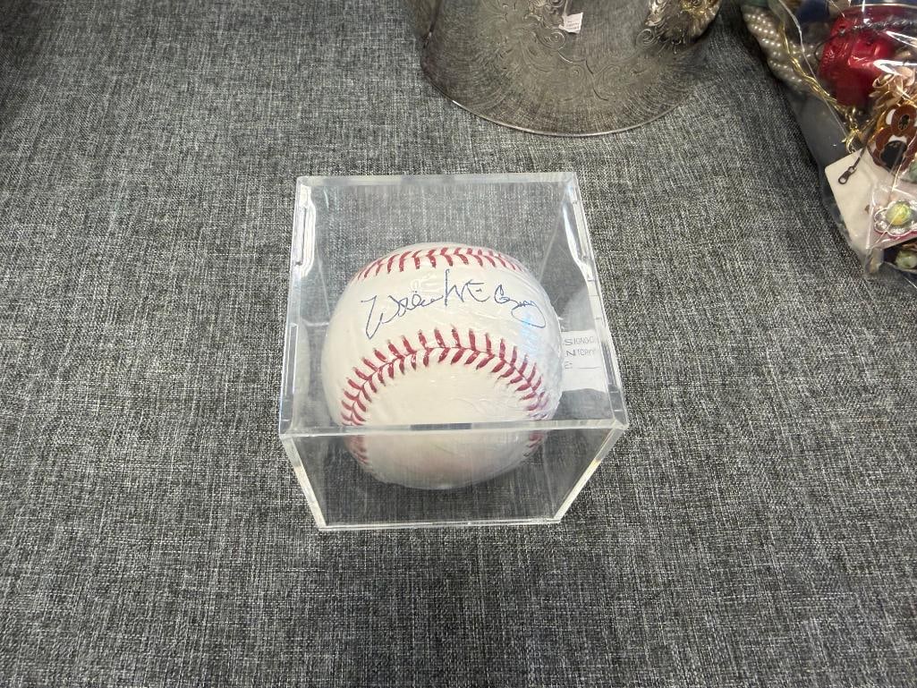 WILLIE MCCOVEY HALL OF FAME FORMER BASEBALL PLAYER AUTOGRAPHED BASEBALL MLB AUTHENTICATED - 2