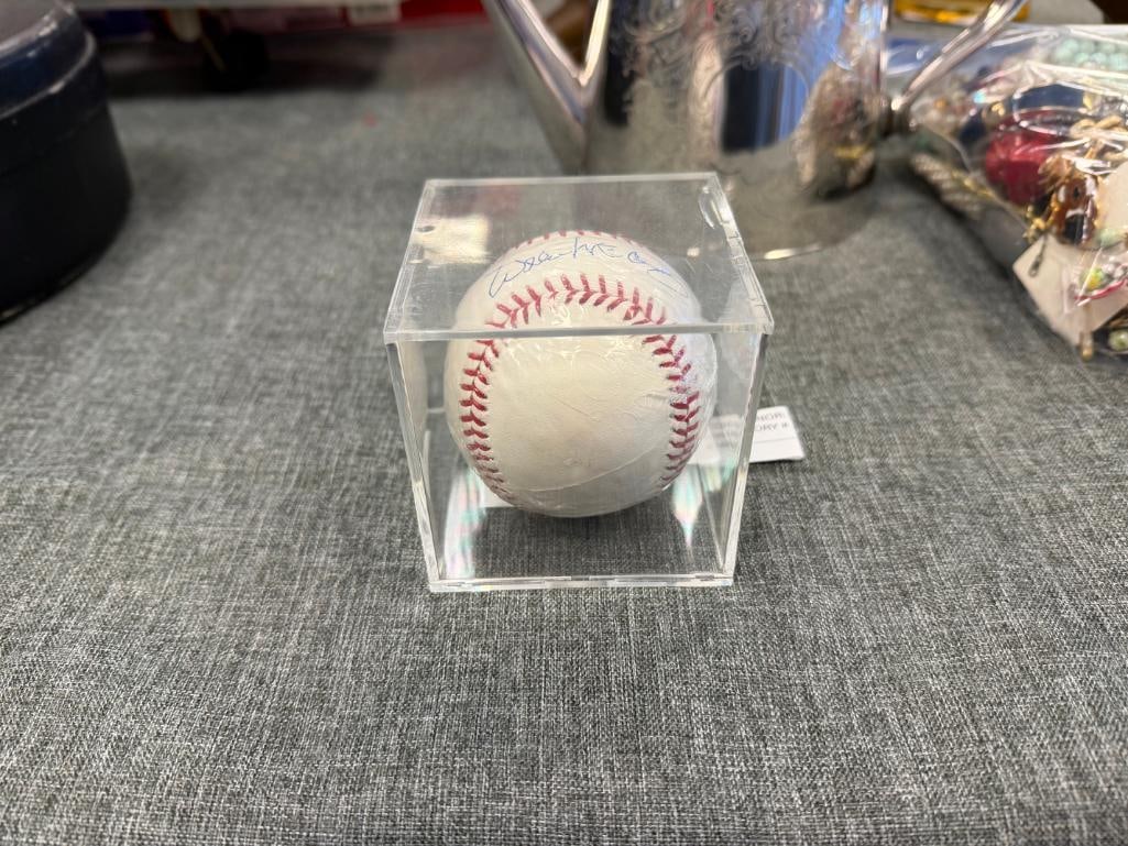 WILLIE MCCOVEY HALL OF FAME FORMER BASEBALL PLAYER AUTOGRAPHED BASEBALL MLB AUTHENTICATED - 3