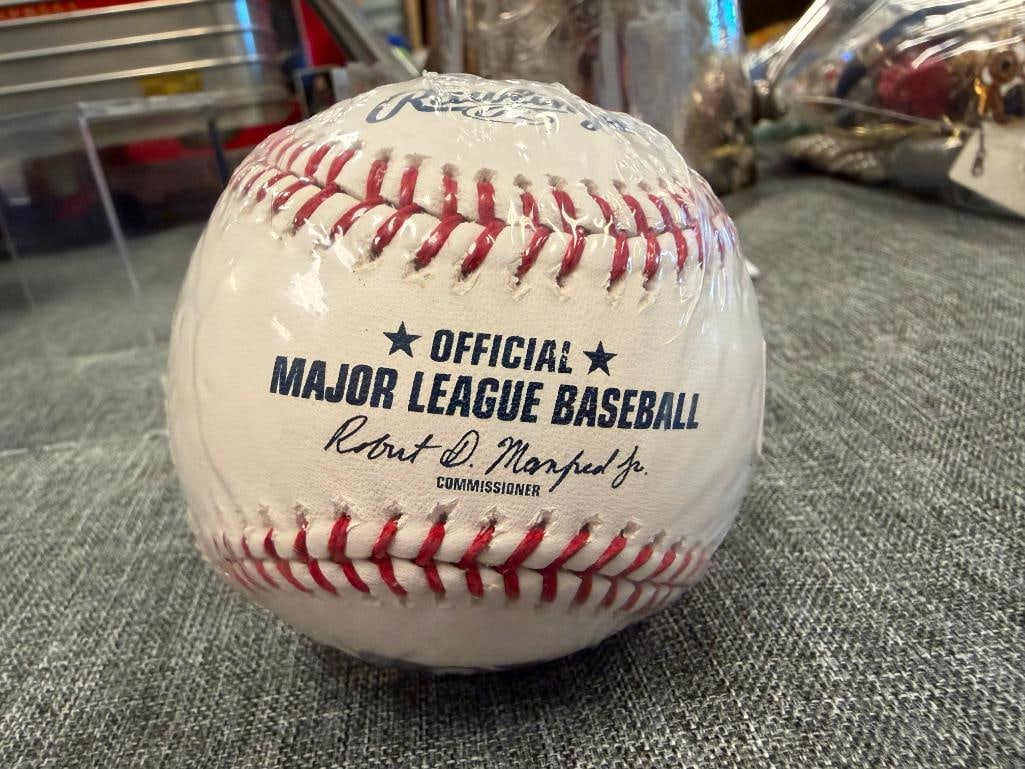WILLIE MCCOVEY HALL OF FAME FORMER BASEBALL PLAYER AUTOGRAPHED BASEBALL MLB AUTHENTICATED - 6