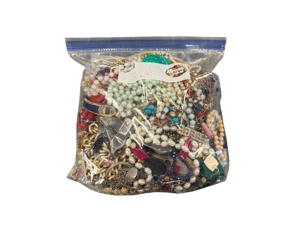 FIVE POUNDS OF WOMANS FASHION COSTUME JEWELRY BRACELETS, EARRINGS, NECKLACES, ETC. (1 of 4)