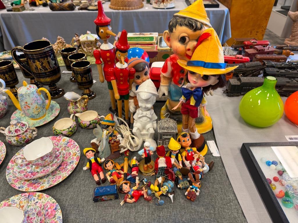 COLLECTION OF WALT DISNEY PINOCCHIO FIGURINES, ORNAMENTS, STATUE, DOLLS (1 of 8)