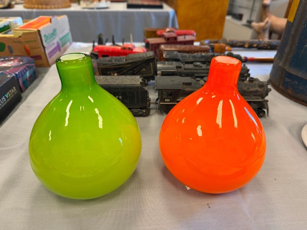MID-CENTURY MODERN HAND BLOWN CASED GLASS VIBRANT VASES POSSIBLY CARLO MORETTI RAYMOR/ MURANO - 2