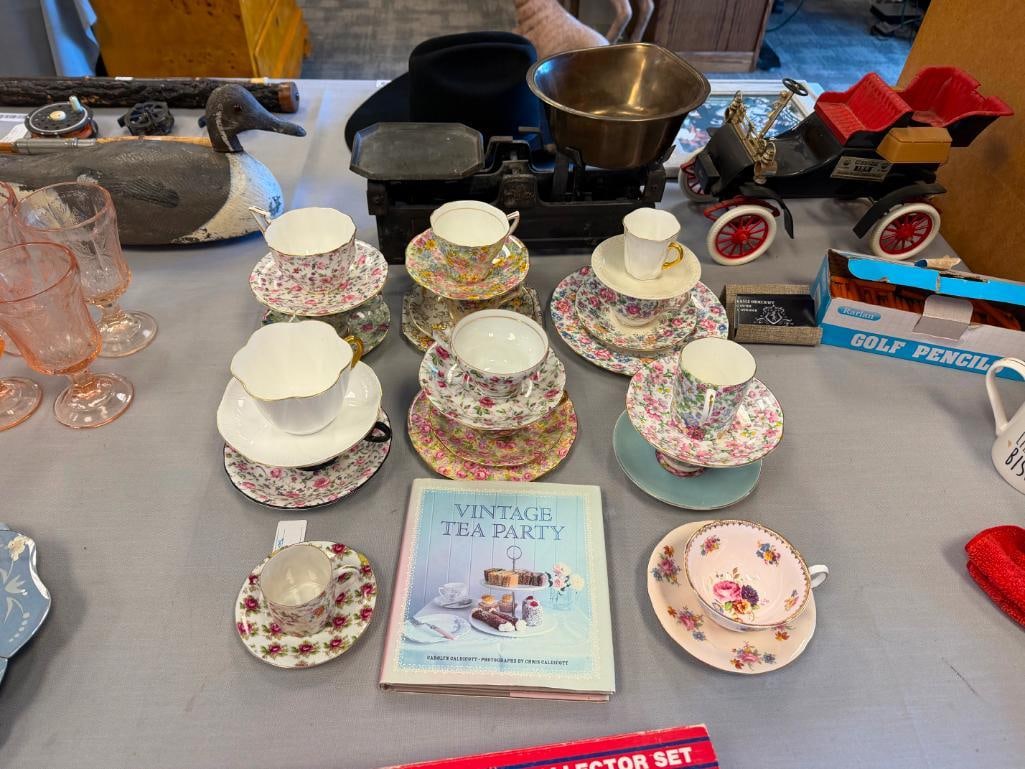 14 TEA CUP AND SAUCERS SETS MOSTLY ENGLISH MADE AYNSLEY, SHELLEY, LEFTON, LENOX, CLARENCE - 2