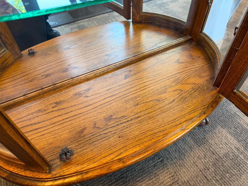 20TH CENTURY OAK BOW FRONT DISPLAY / CURIO CABINET - 11