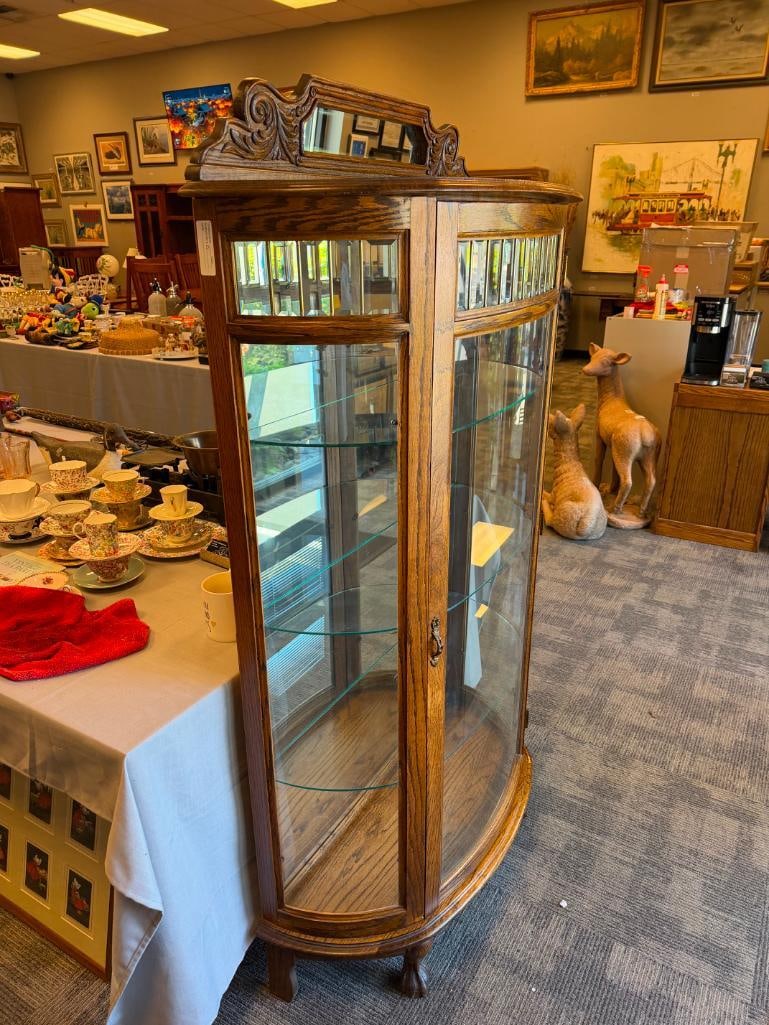 20TH CENTURY OAK BOW FRONT DISPLAY / CURIO CABINET - 4