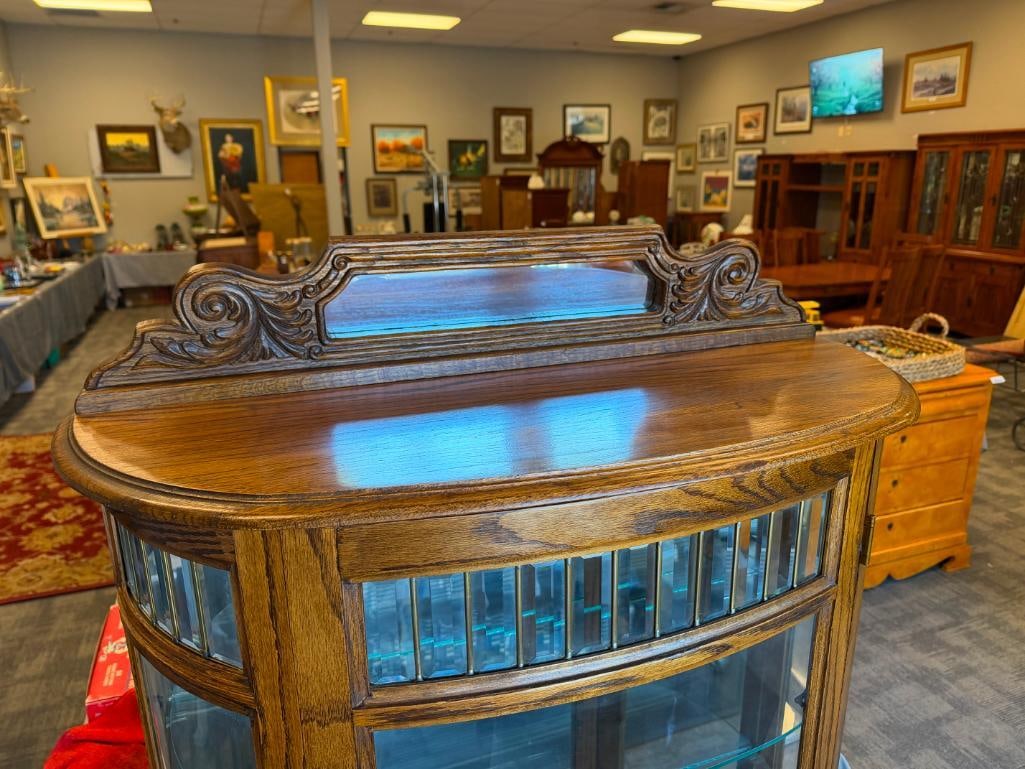 20TH CENTURY OAK BOW FRONT DISPLAY / CURIO CABINET - 6