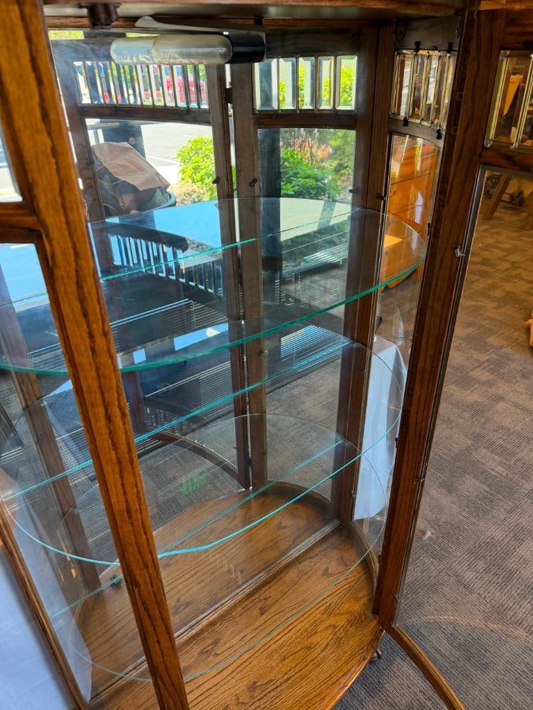 20TH CENTURY OAK BOW FRONT DISPLAY / CURIO CABINET - 7