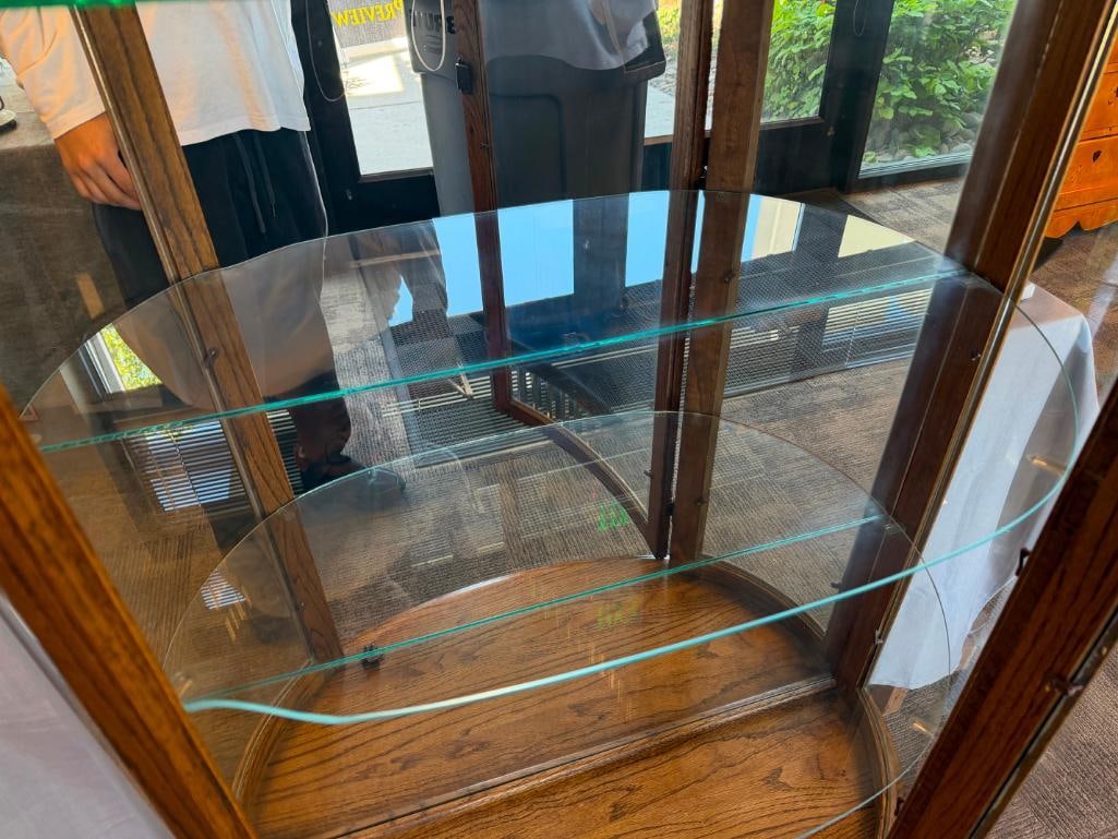 20TH CENTURY OAK BOW FRONT DISPLAY / CURIO CABINET - 9