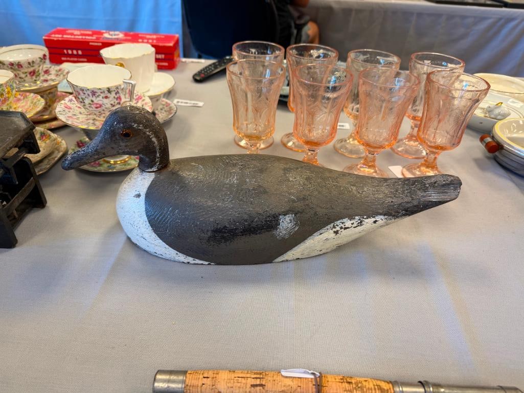 EARLY 20TH CENTURY ANTIQUE HAND CARVED WOODEN DUCK DECOY WITH GLASS EYES AND LEAD WEIGHT - 2