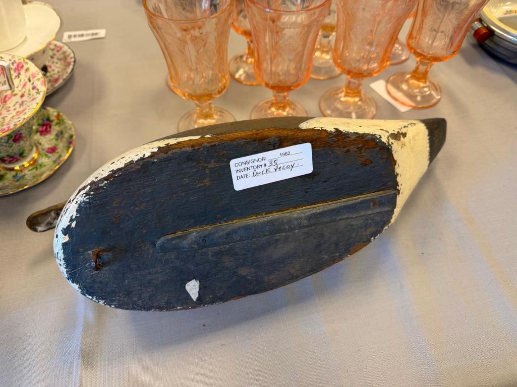 EARLY 20TH CENTURY ANTIQUE HAND CARVED WOODEN DUCK DECOY WITH GLASS EYES AND LEAD WEIGHT - 7