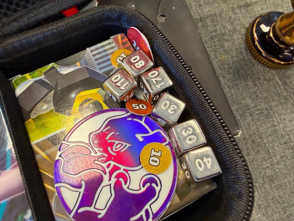 POKEMON GAME TRADING CARDS INCLUDES ARCEUS VSTAR DECK SET, FOLIO CARDS, INDIGO GYM BADGES - 17