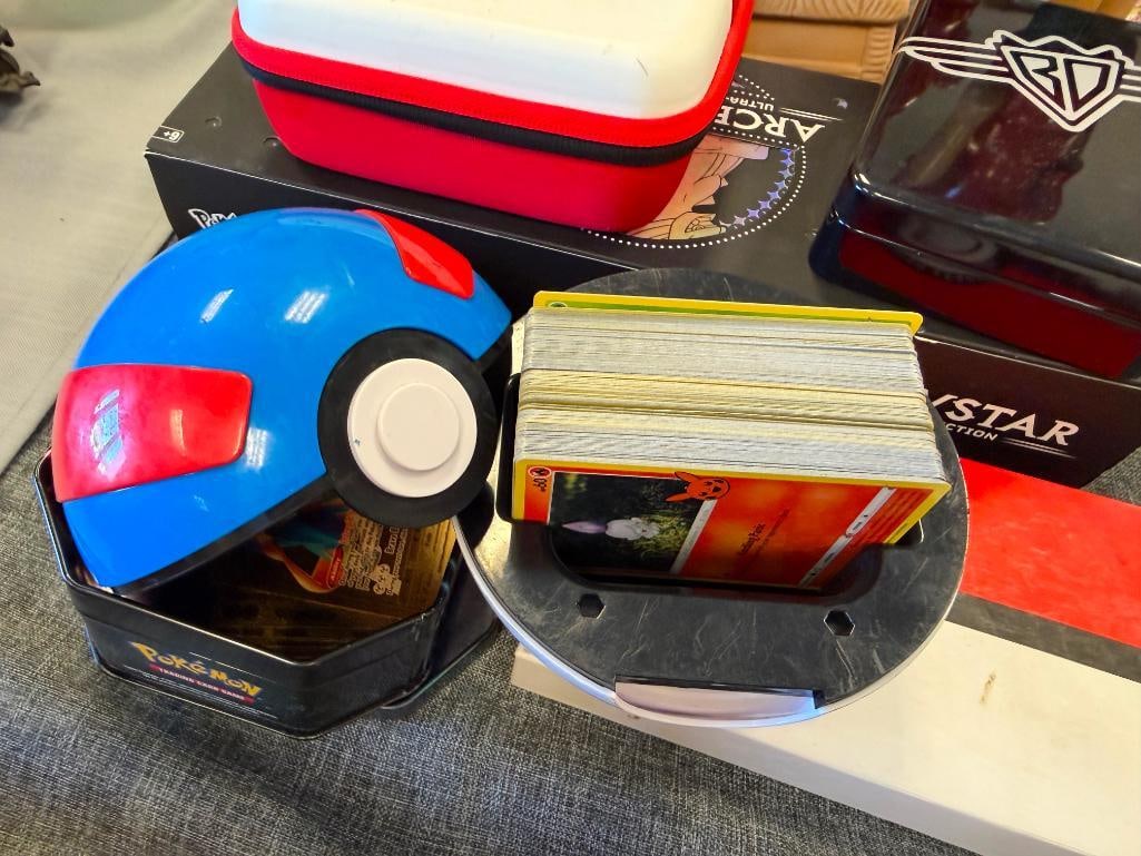 POKEMON GAME TRADING CARDS INCLUDES ARCEUS VSTAR DECK SET, FOLIO CARDS, INDIGO GYM BADGES - 7