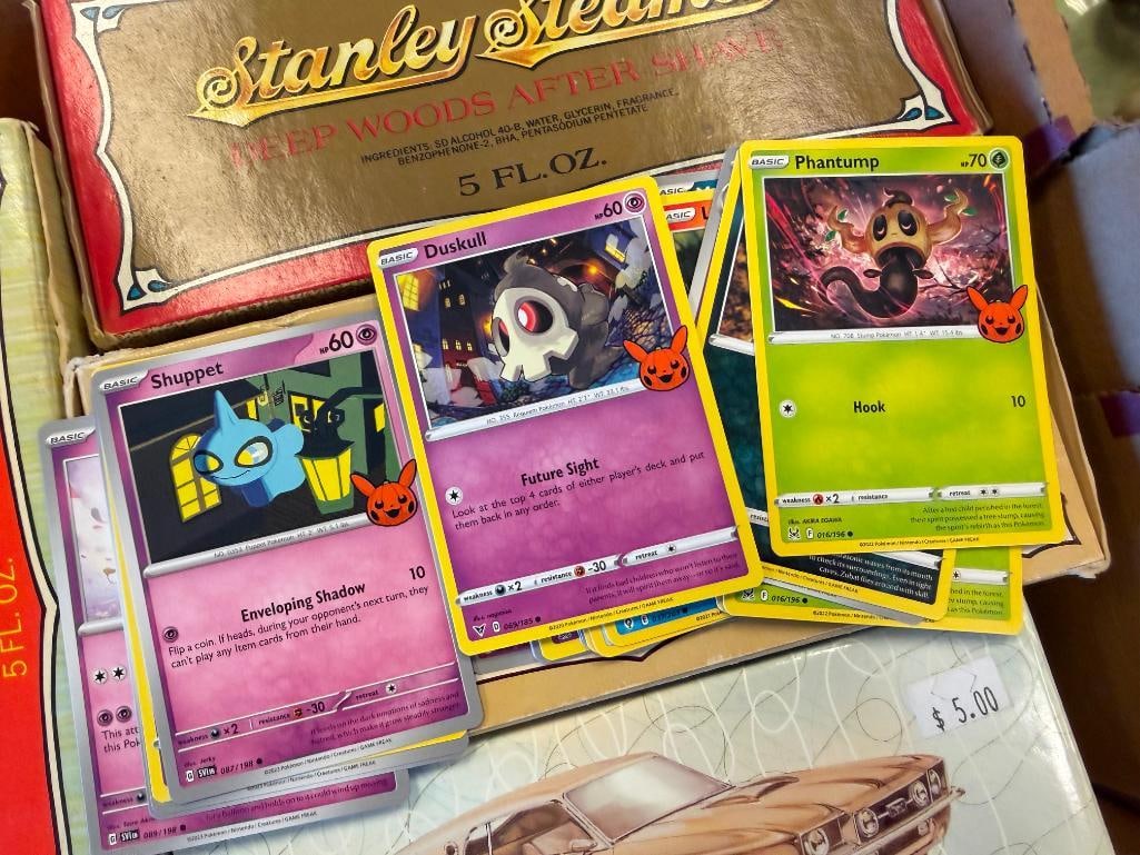 POKEMON GAME TRADING CARDS INCLUDES ARCEUS VSTAR DECK SET, FOLIO CARDS, INDIGO GYM BADGES - 9