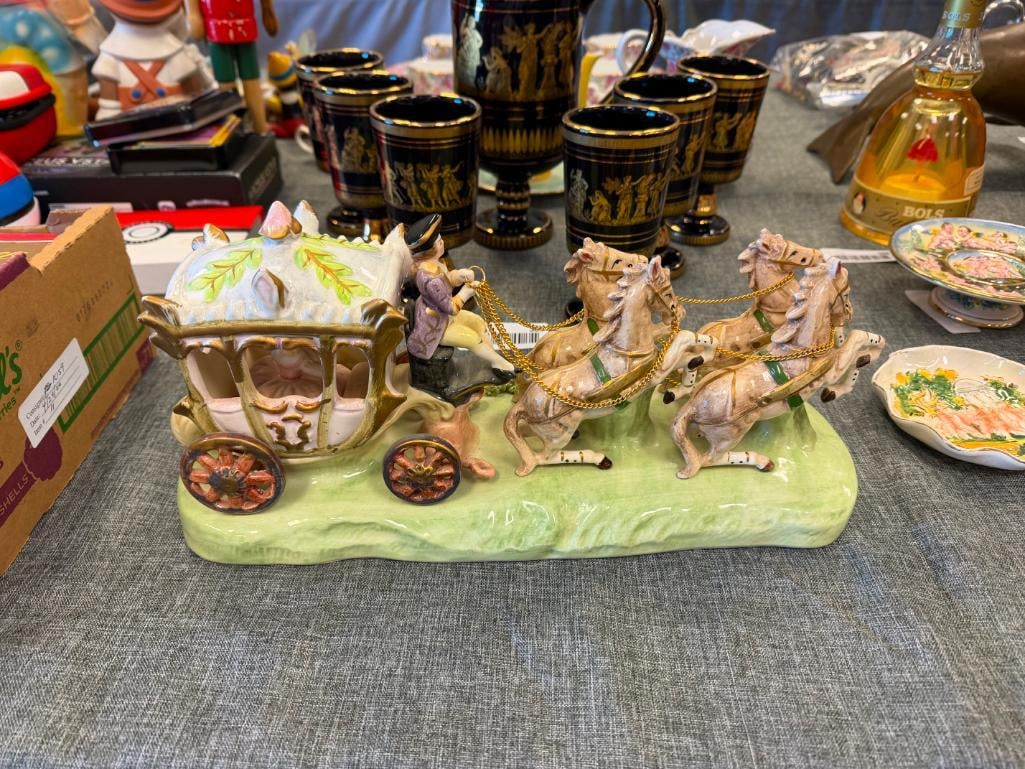 VINTAGE NUOVA CAPODIMONTE HAND PAINTED CERAMIC HORSE-DRAWN CARRIAGE FIGURINE - 2