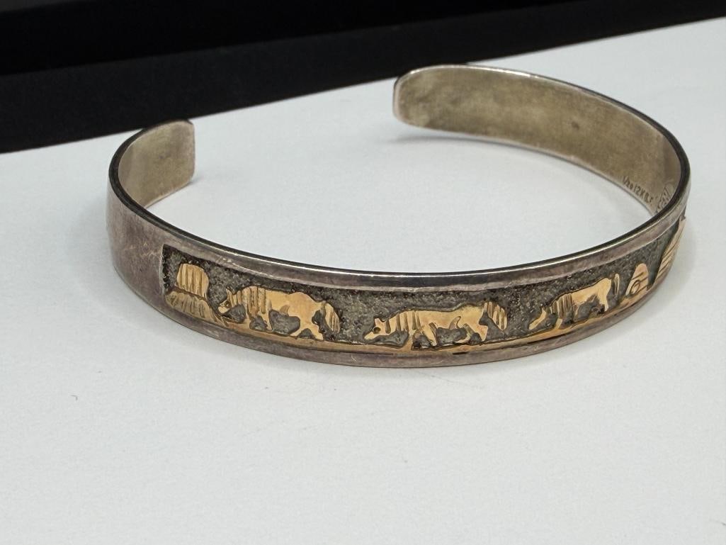 NAVAJO TOM AND SYLVIA KEE ARTIST SIGNED STERLING SILVER AND GOLD FILLED STORYTELLER BRACELET - 2