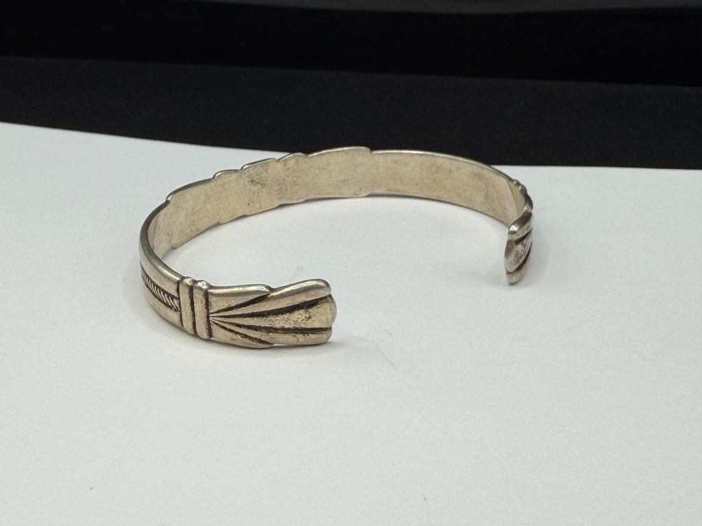 VINTAGE NAVAJO STERLING SILVER TURQUOISE CUFF BRACELET - 3