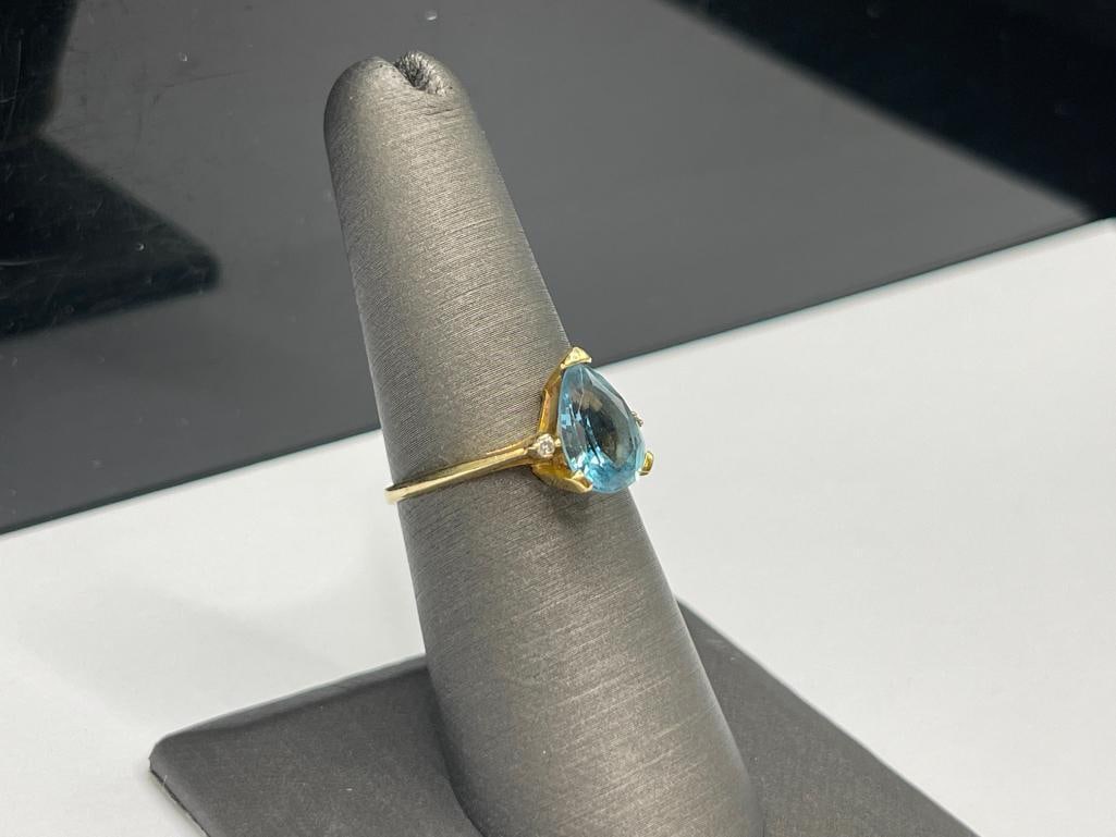 14K YELLOW GOLD PEAR CUT BLUE TOPAZ AND ROUND BRILLIANT CUT DIAMOND RING - 2